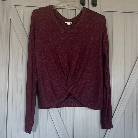 Sweaters - Picture 2 of 9